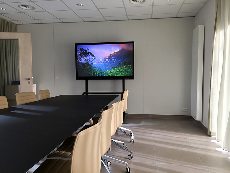 Interactive Touch Display mounted on a floor trolley in a meeting room