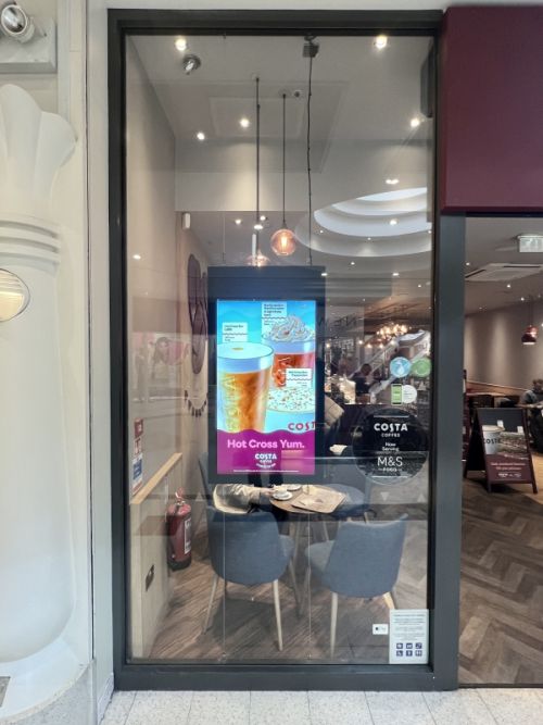 digital signage screen ultra high brightness