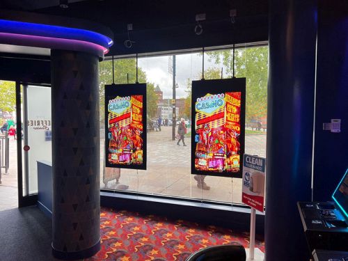 digital signage screen ultra high brightness