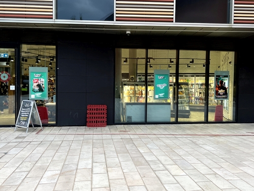 digital signage screen ultra high brightness