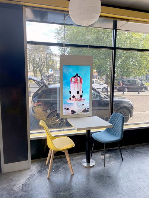 digital signage screen ultra high brightness