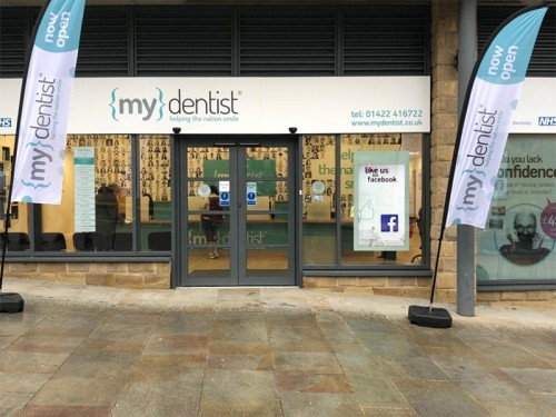 digital signage screen ultra high brightness