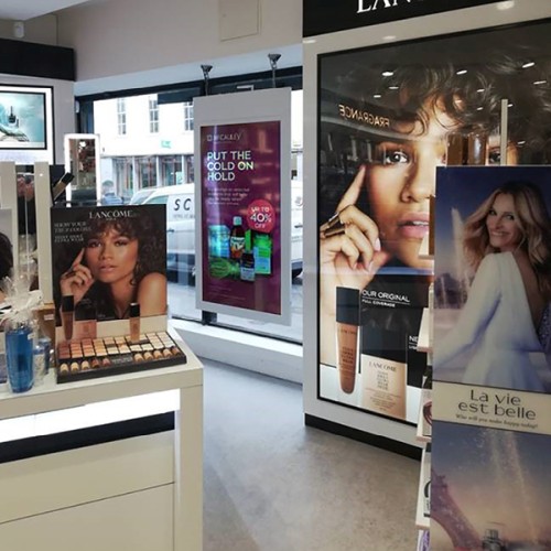 digital signage screen ultra high brightness