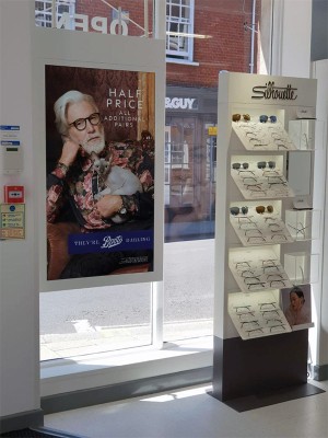 digital signage screen ultra high brightness