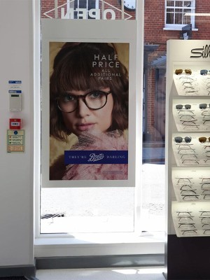 digital signage screen ultra high brightness