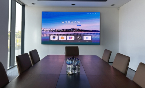 Slim side profile of a Fine Pitch DV-LED display