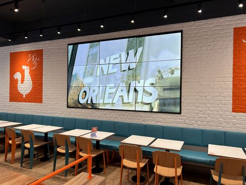 digital signage screens video wall lobby