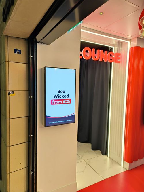 digital signage screens menu boards fast food 