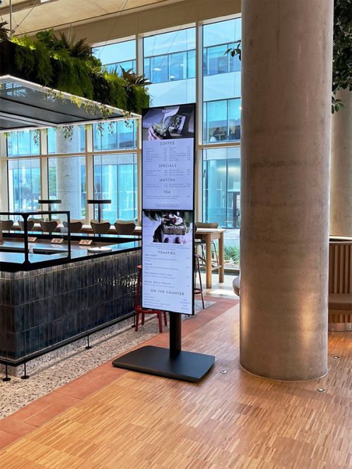 digital signage screens menu boards fast food 