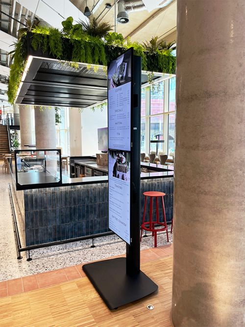 digital signage screens menu boards fast food 