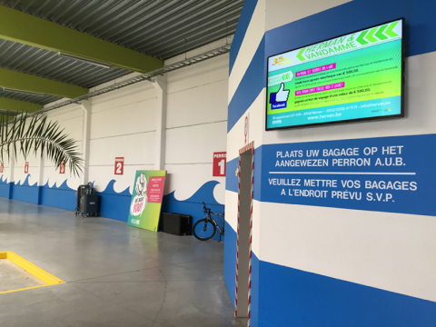 digital signage screens menu boards ports