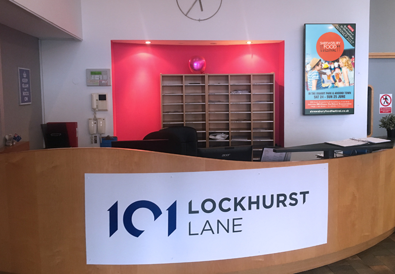 digital signage screens menu boards coffee shop cafe