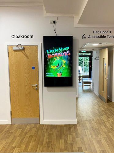 digital signage screens menu boards fast food 