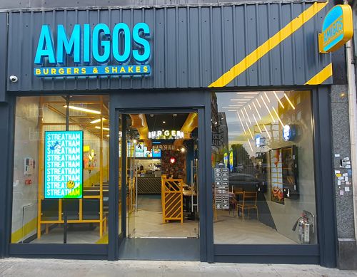 digital signage screens menu boards fast food 