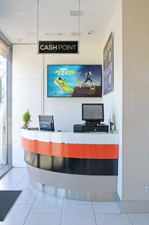 digital signage screen monitor gym