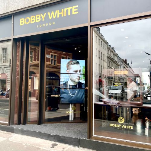 digital signage screen monitor gym