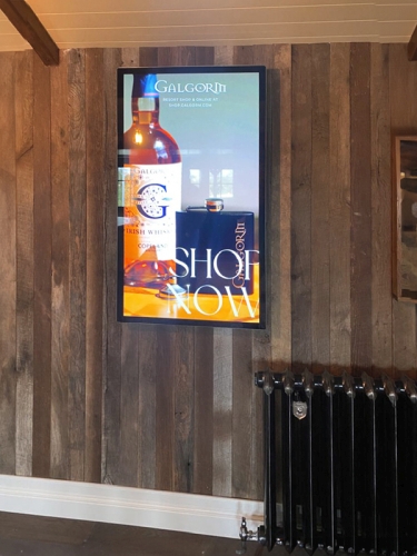 digital signage screen hospital