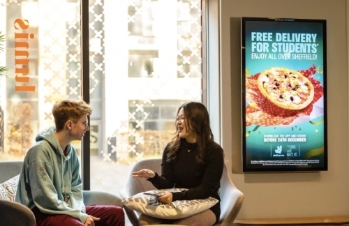 digital signage screen hospital