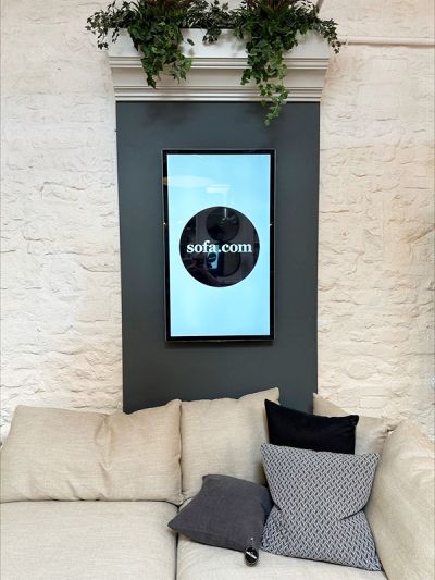 digital signage screen hospital