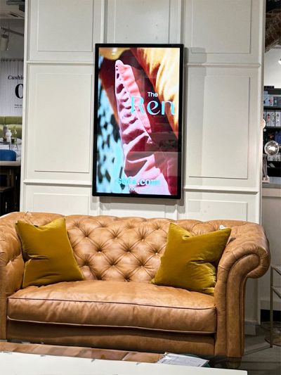 digital signage screen hospital