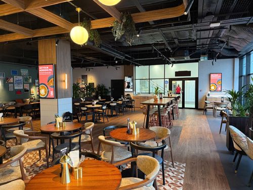 digital signage screen hospital