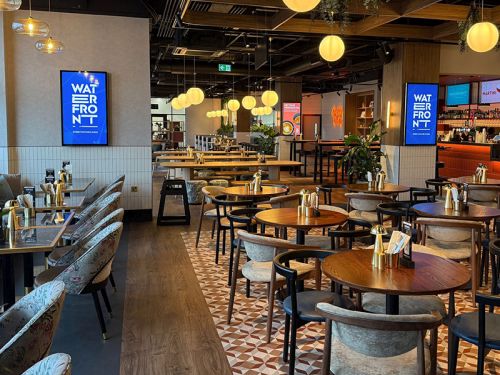 digital signage screen hospital