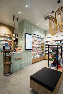 digital signage screen hospital