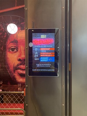 digital signage screen hospital