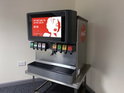 digital signage screen 