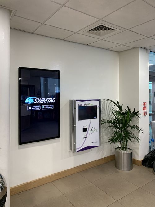 digital signage screen hospital