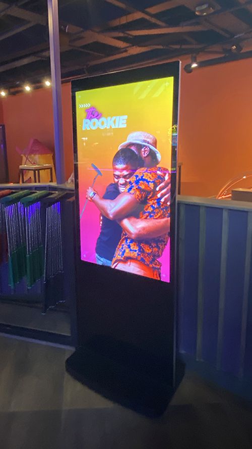 digital signage screen hotel