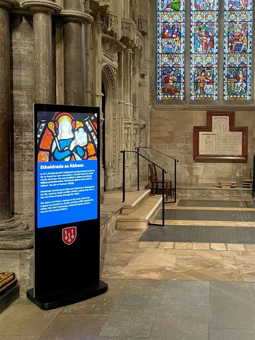 digital signage screen hotel