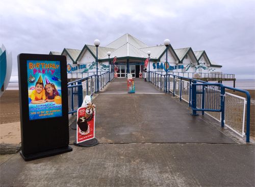 digital signage screens outdoor public square