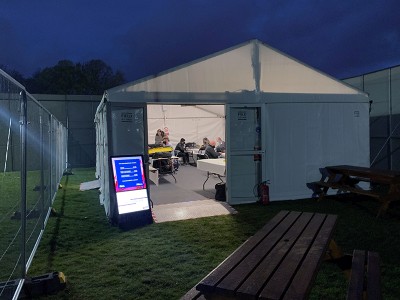 digital signage screen large monitor