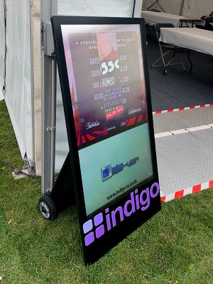 digital signage screen large monitor