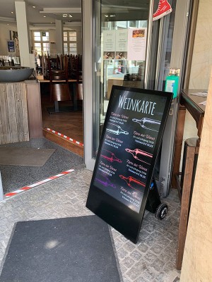 digital signage screen large monitor