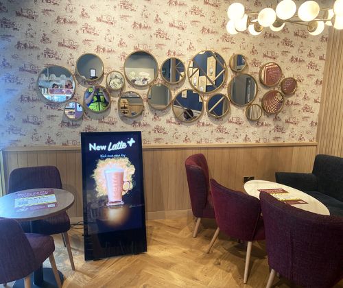 digital signage screen large monitor