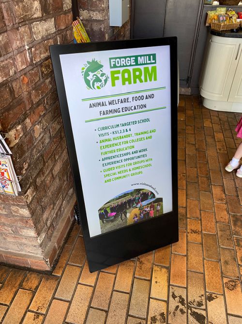 digital signage screen large monitor