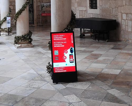 digital signage screen large monitor