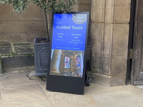 digital signage screen large monitor