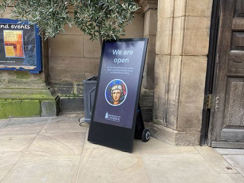 digital signage screen large monitor