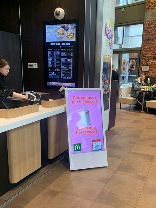 digital signage screen large monitor