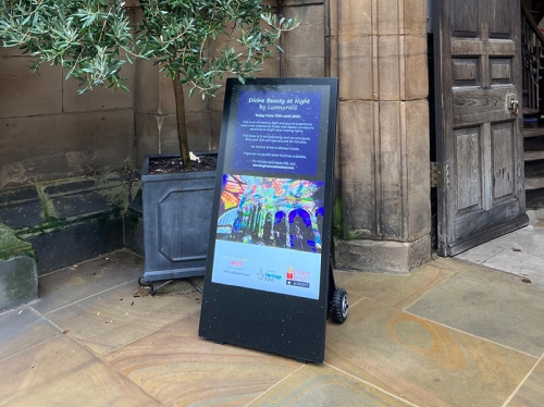 digital signage screen large monitor