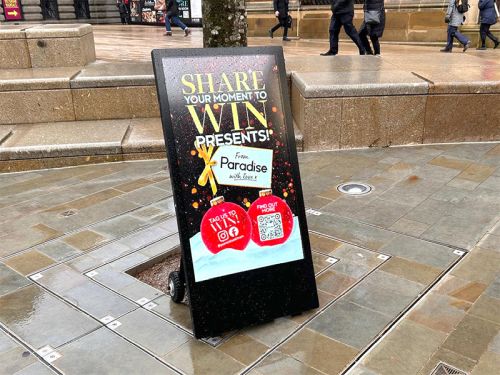 digital signage screen large monitor