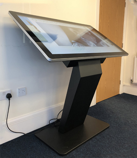 digital signage screens touch screen kiosk