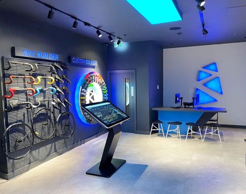 digital signage screens touch screen kiosk