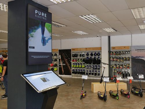 digital signage screens touch screen kiosk