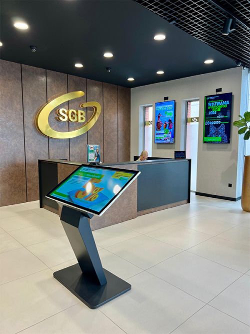 digital signage screens touch screen kiosk