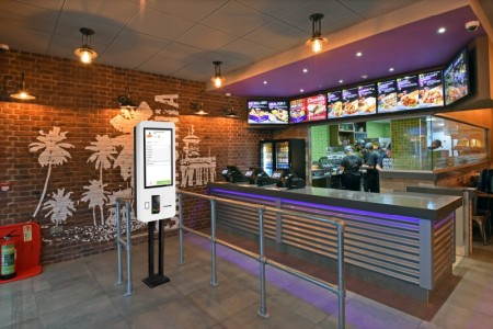 digital signage screens touch screen 