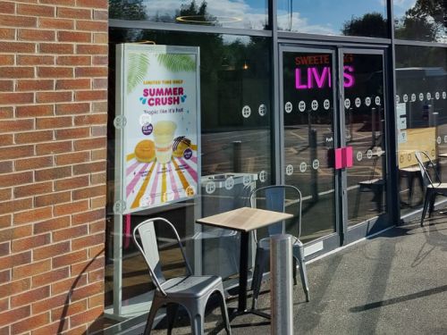 digital signage screen ultra high brightness double sided